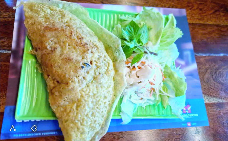 219. Bánh Xèo mit Crevetten & Poulet