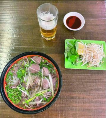 206. Phở Suppe mit Rindfleischbällen